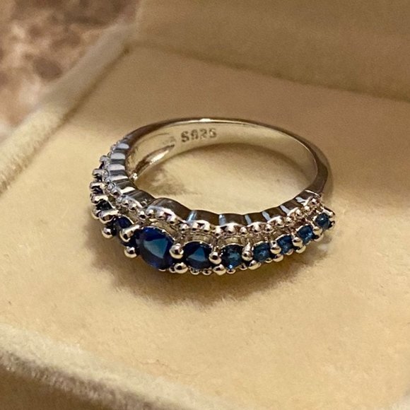 Sapphire Ring - Picture 2 of 5